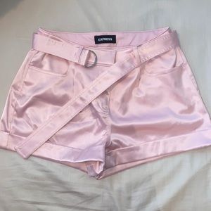Pink shorts 💕